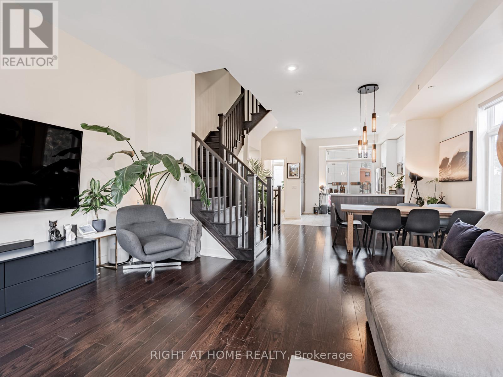 53 Sutton Avenue, Toronto, Ontario  M5A 0M3 - Photo 11 - C12544862