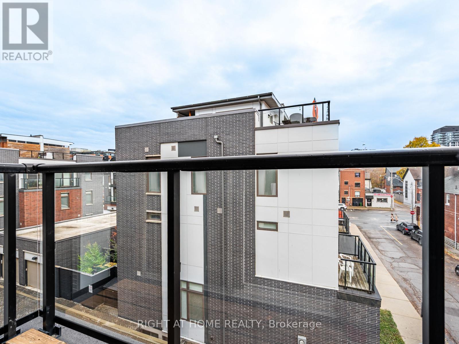 53 Sutton Avenue, Toronto, Ontario  M5A 0M3 - Photo 27 - C12544862