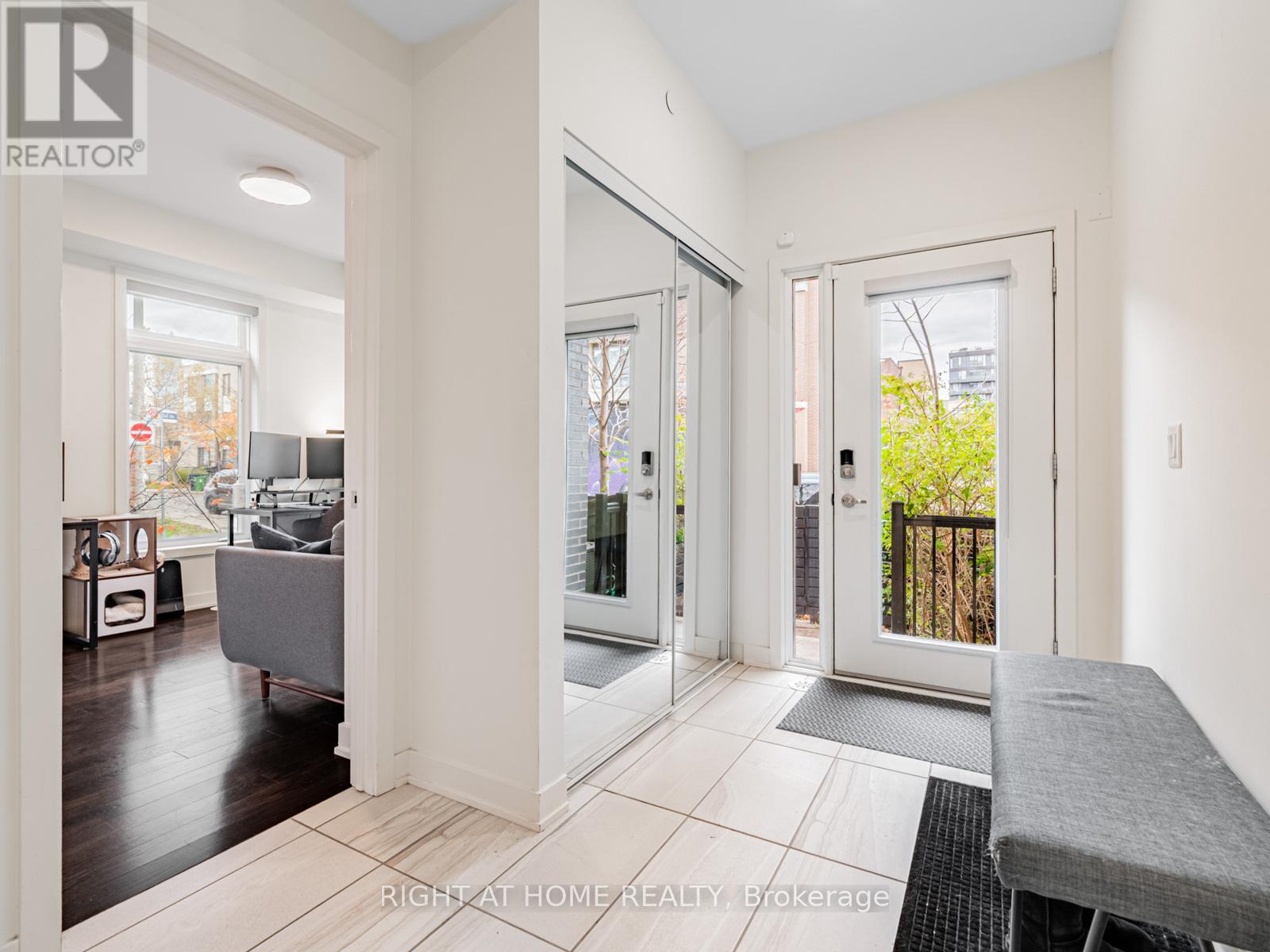 53 Sutton Avenue, Toronto, Ontario  M5A 0M3 - Photo 4 - C12544862