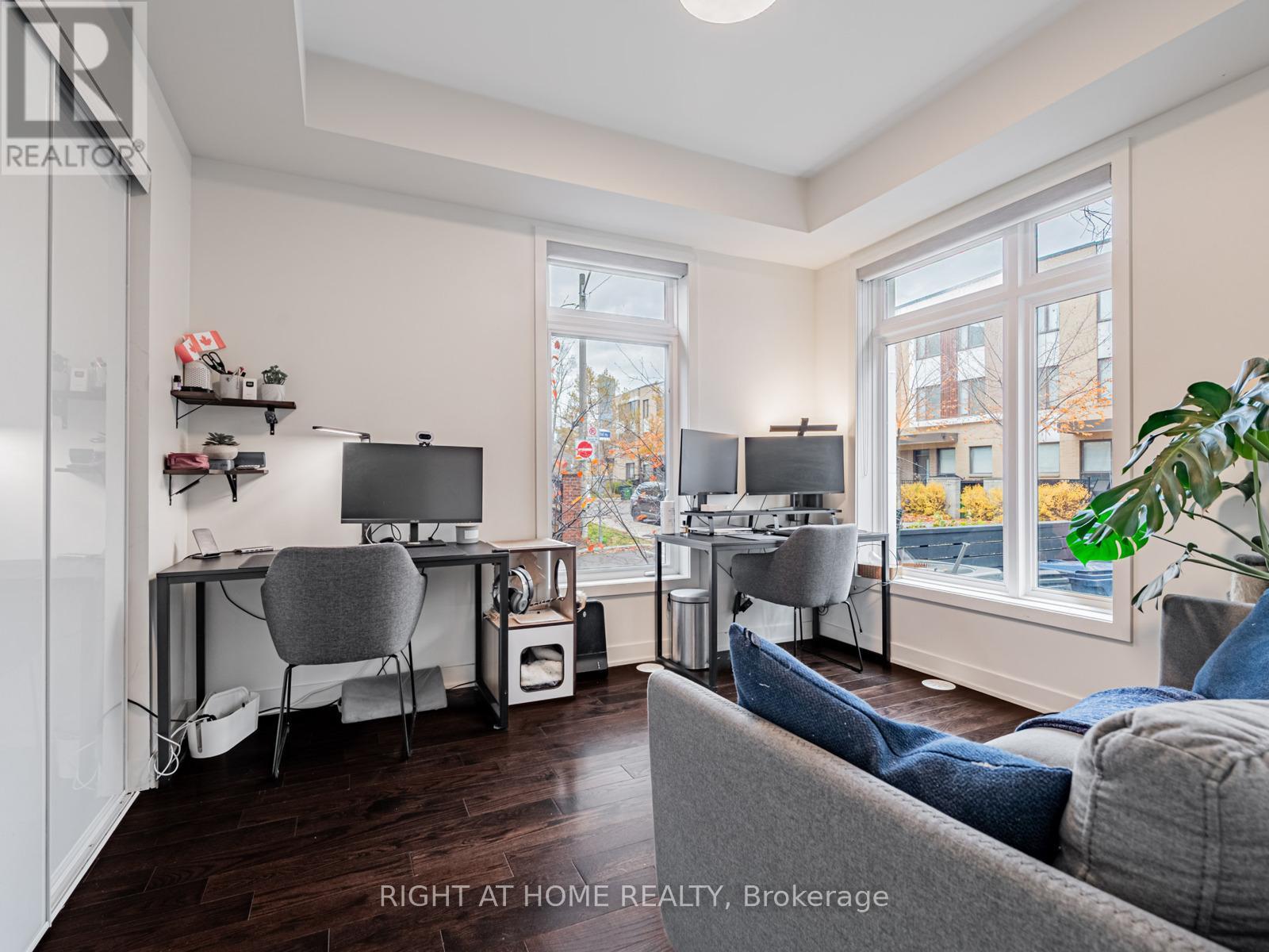 53 Sutton Avenue, Toronto, Ontario  M5A 0M3 - Photo 5 - C12544862