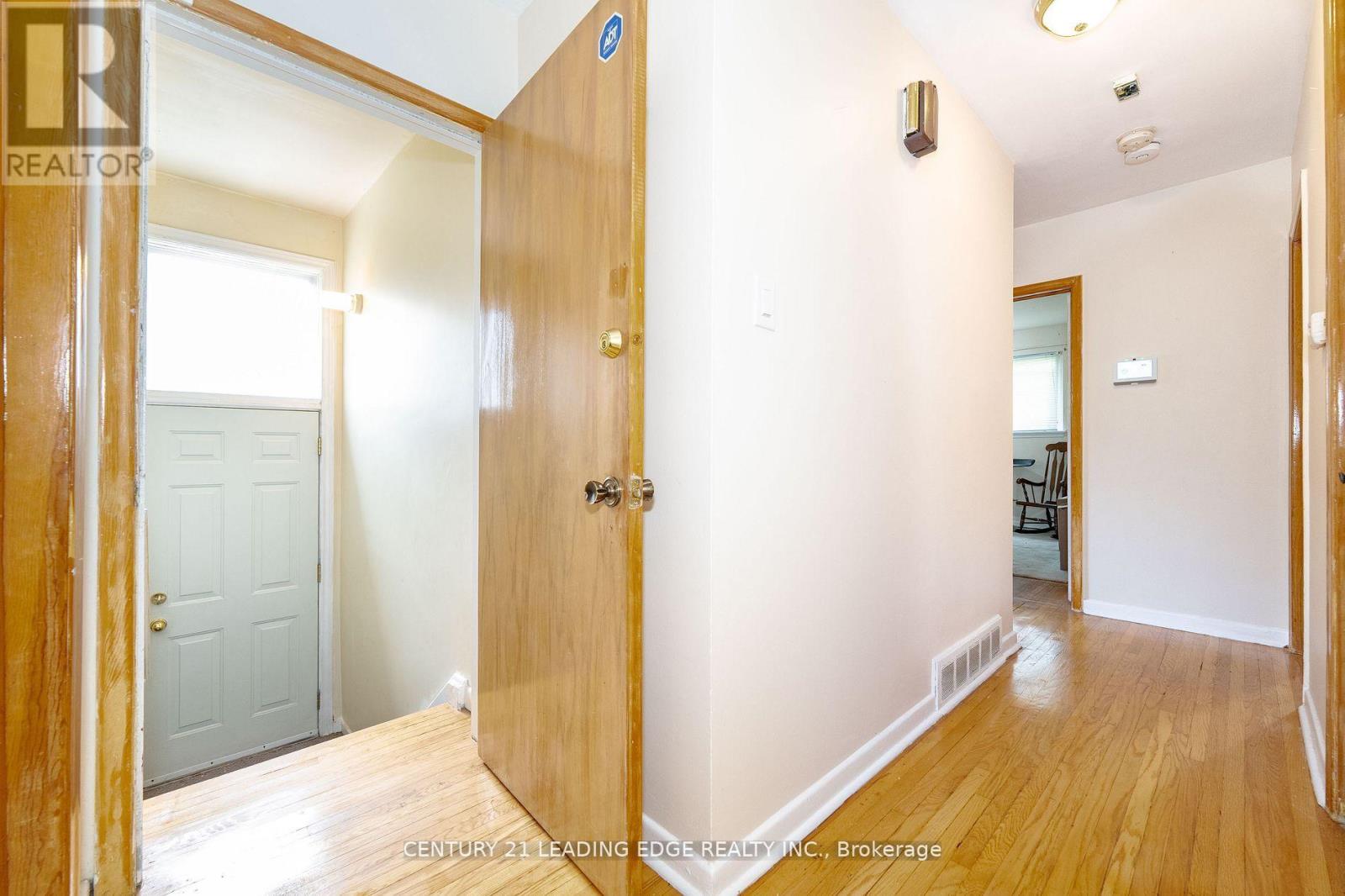 6 Ravenrock Court, Toronto, Ontario  M3A 2Y9 - Photo 14 - C12544866