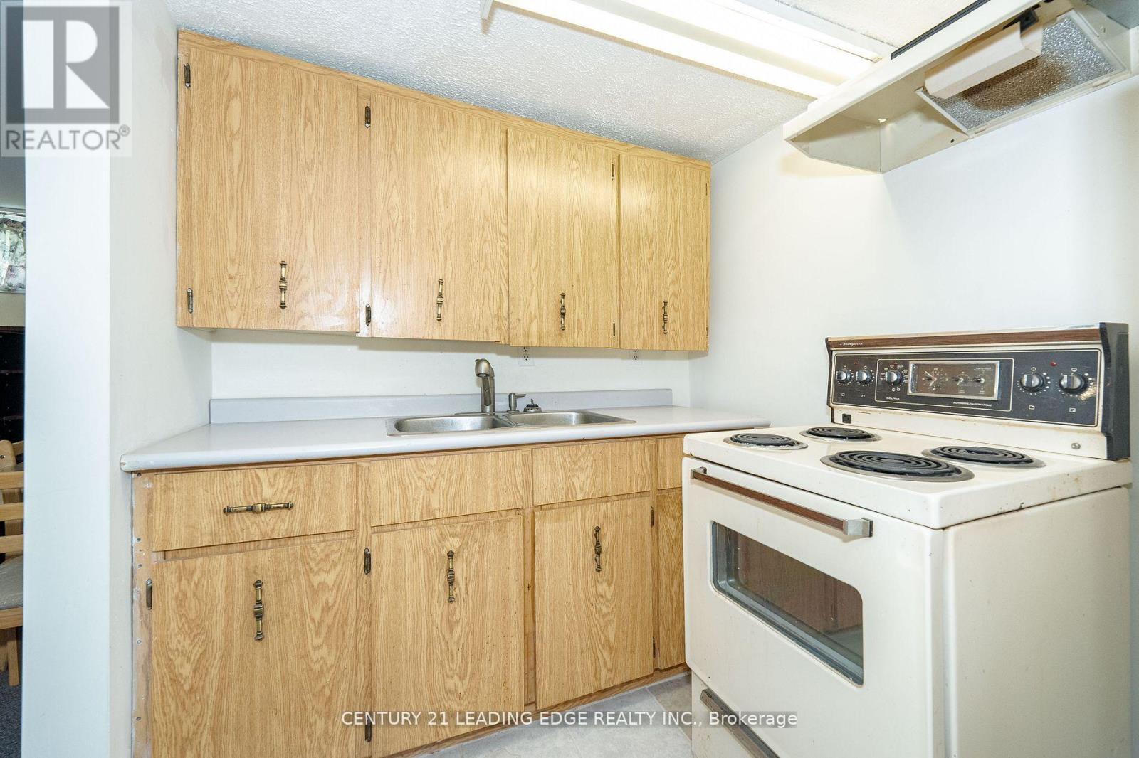 6 Ravenrock Court, Toronto, Ontario  M3A 2Y9 - Photo 27 - C12544866