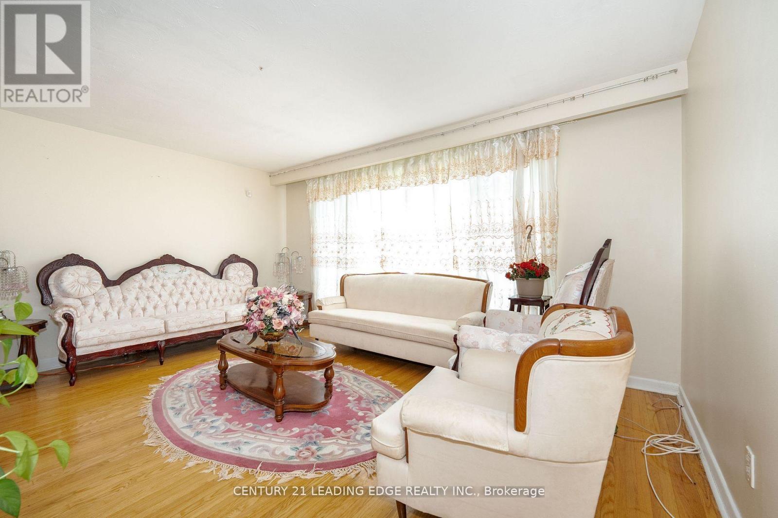 6 Ravenrock Court, Toronto, Ontario  M3A 2Y9 - Photo 3 - C12544866