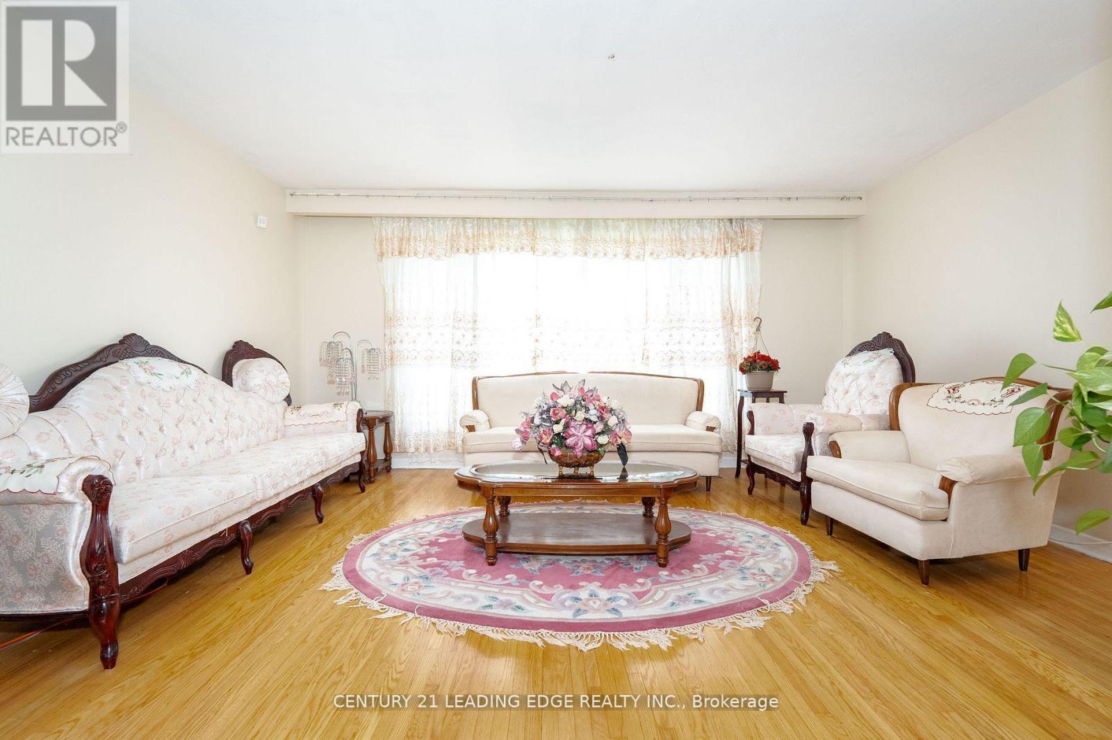 6 Ravenrock Court, Toronto, Ontario  M3A 2Y9 - Photo 5 - C12544866