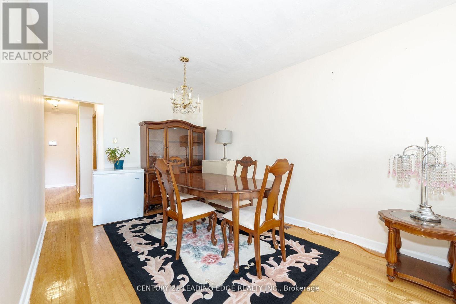 6 Ravenrock Court, Toronto, Ontario  M3A 2Y9 - Photo 7 - C12544866