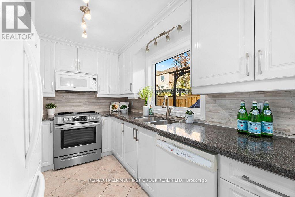 122 Thicket Crescent, Pickering, Ontario  L1V 6S6 - Photo 12 - E12544818