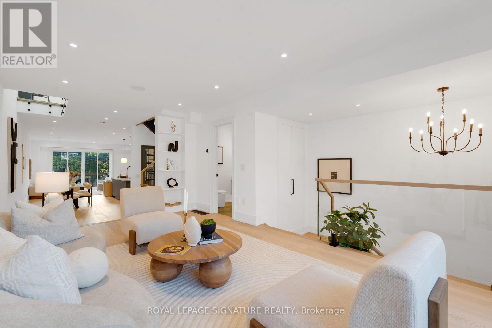 24 Elmsdale Road, Toronto, Ontario  M4J 3M4 - Photo 4 - E12544934