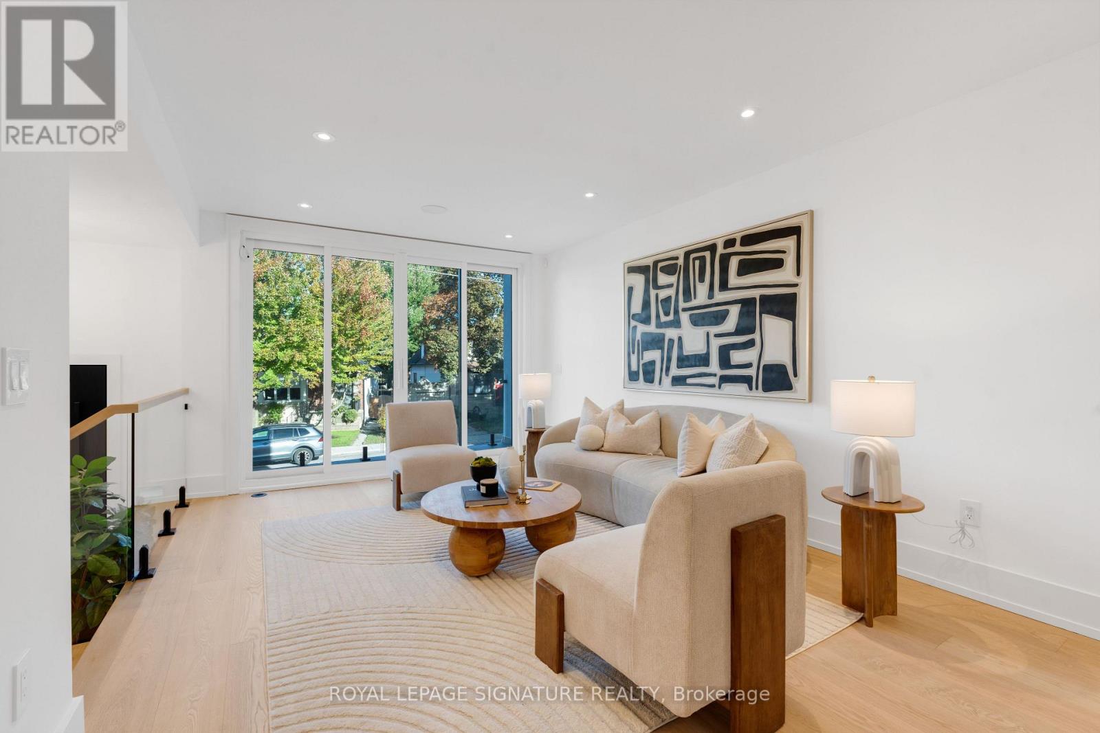 24 Elmsdale Road, Toronto, Ontario  M4J 3M4 - Photo 6 - E12544934