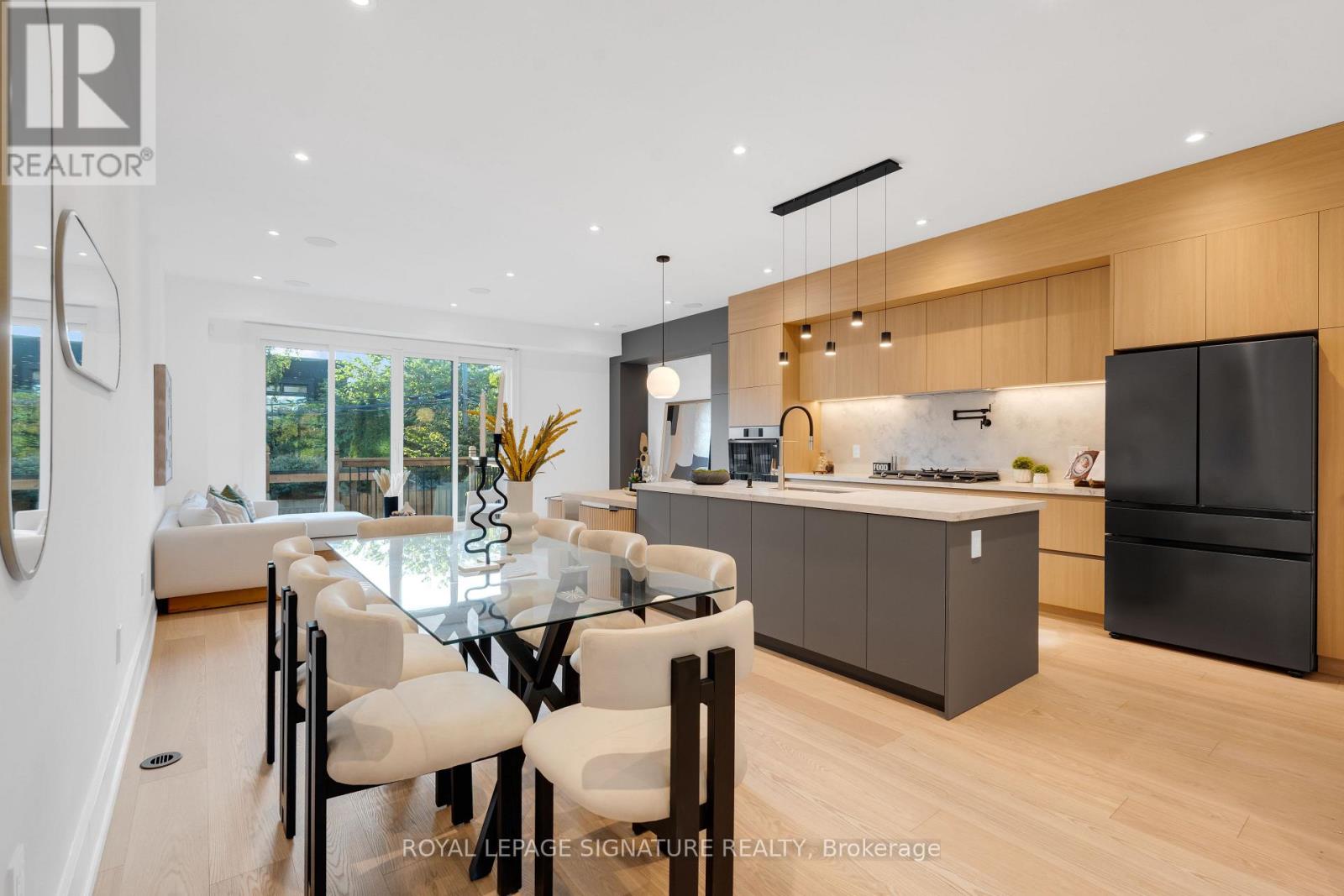 24 Elmsdale Road, Toronto, Ontario  M4J 3M4 - Photo 8 - E12544934