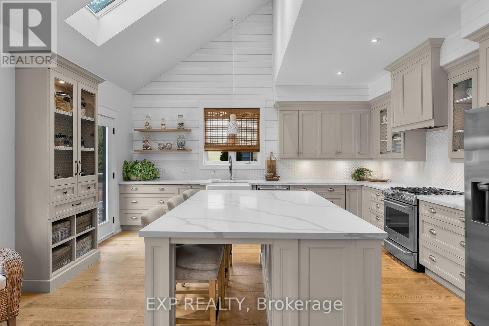 2218 Portage Road, Niagara Falls, Ontario  L2J 0C2 - Photo 12 - X12543918