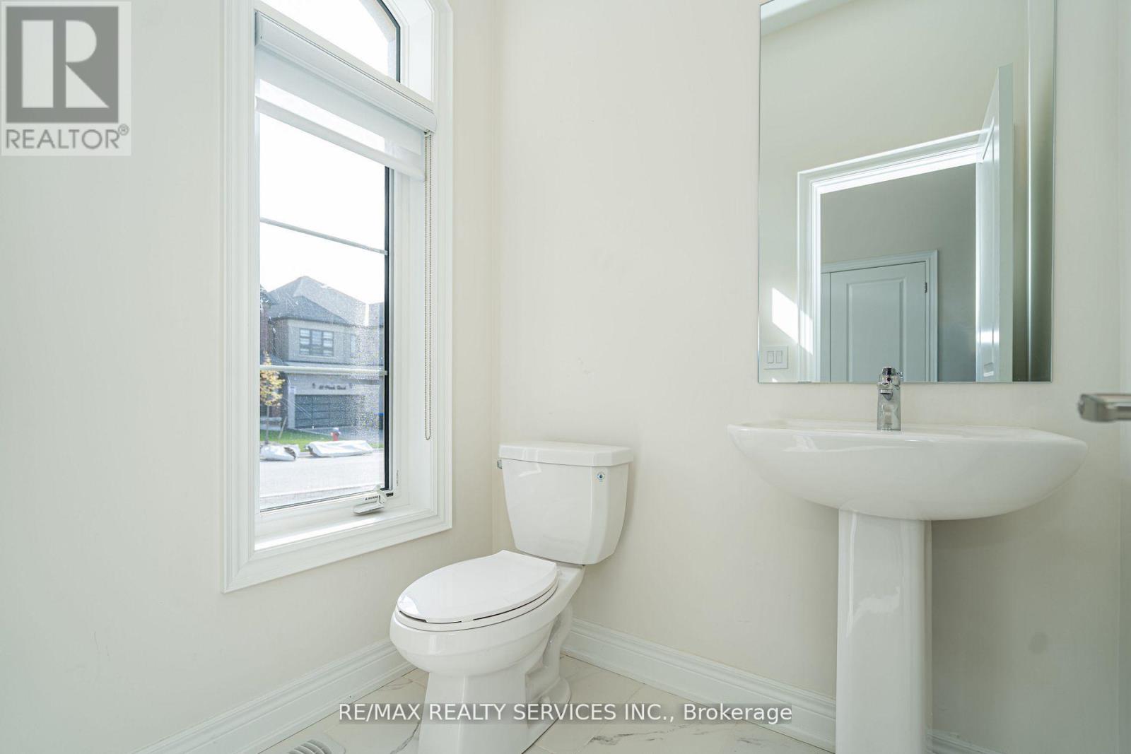 52 Plank Road, Bradford West Gwillimbury, Ontario  L3Z 4N3 - Photo 23 - N12544778