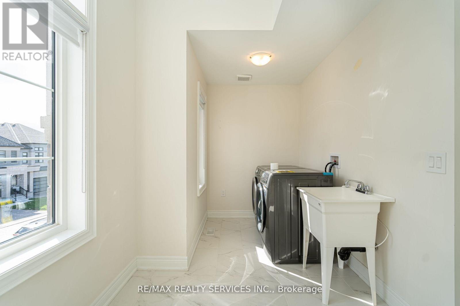 52 Plank Road, Bradford West Gwillimbury, Ontario  L3Z 4N3 - Photo 40 - N12544778