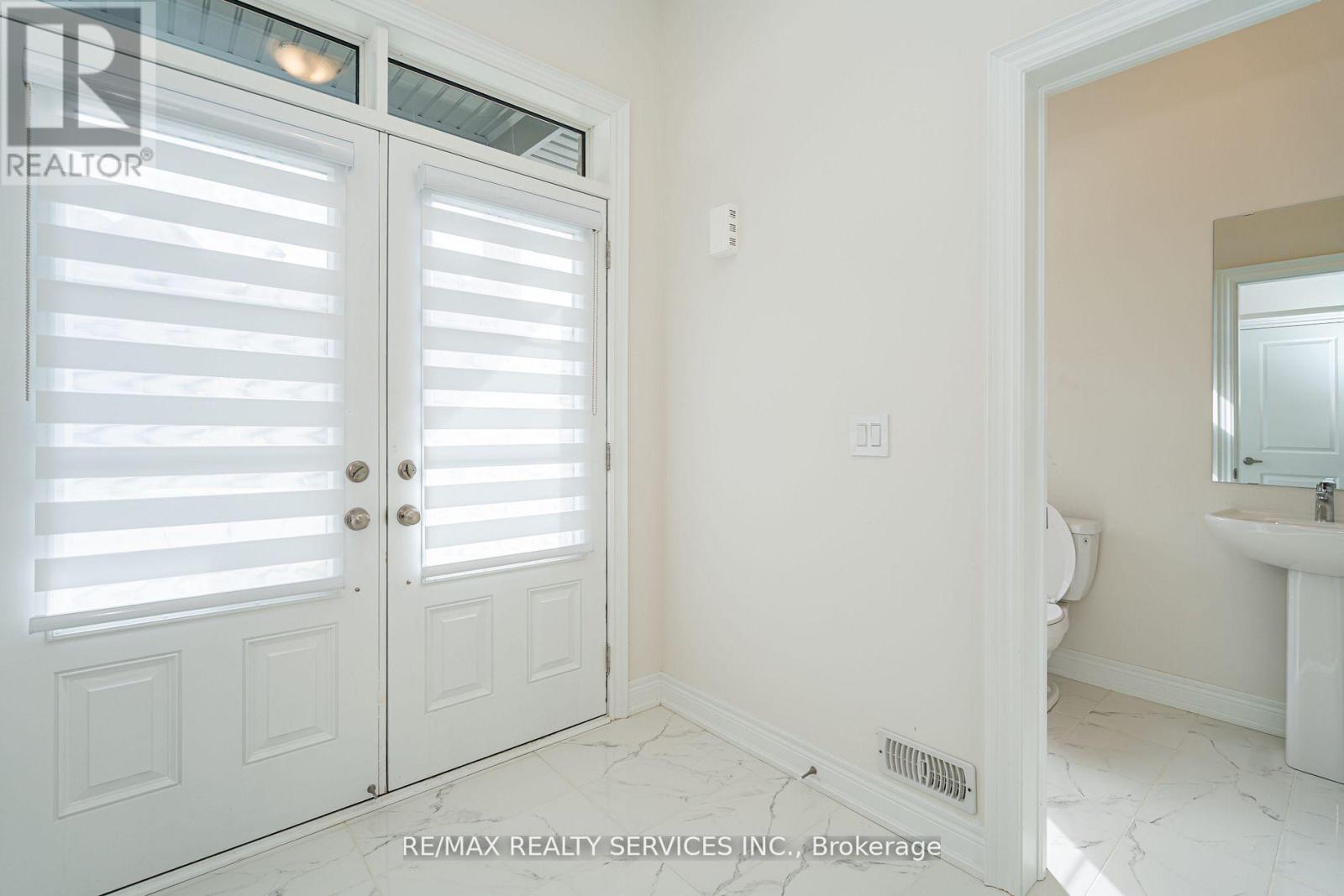 52 Plank Road, Bradford West Gwillimbury, Ontario  L3Z 4N3 - Photo 8 - N12544778