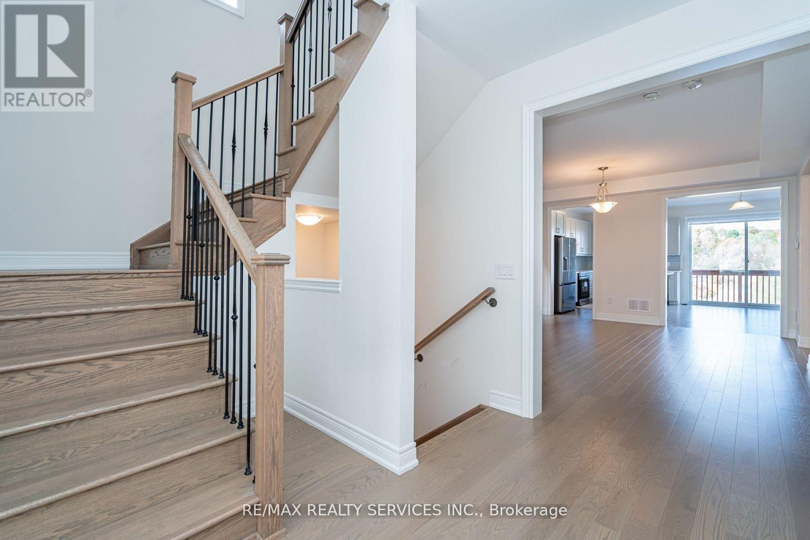 52 Plank Road, Bradford West Gwillimbury, Ontario  L3Z 4N3 - Photo 9 - N12544778