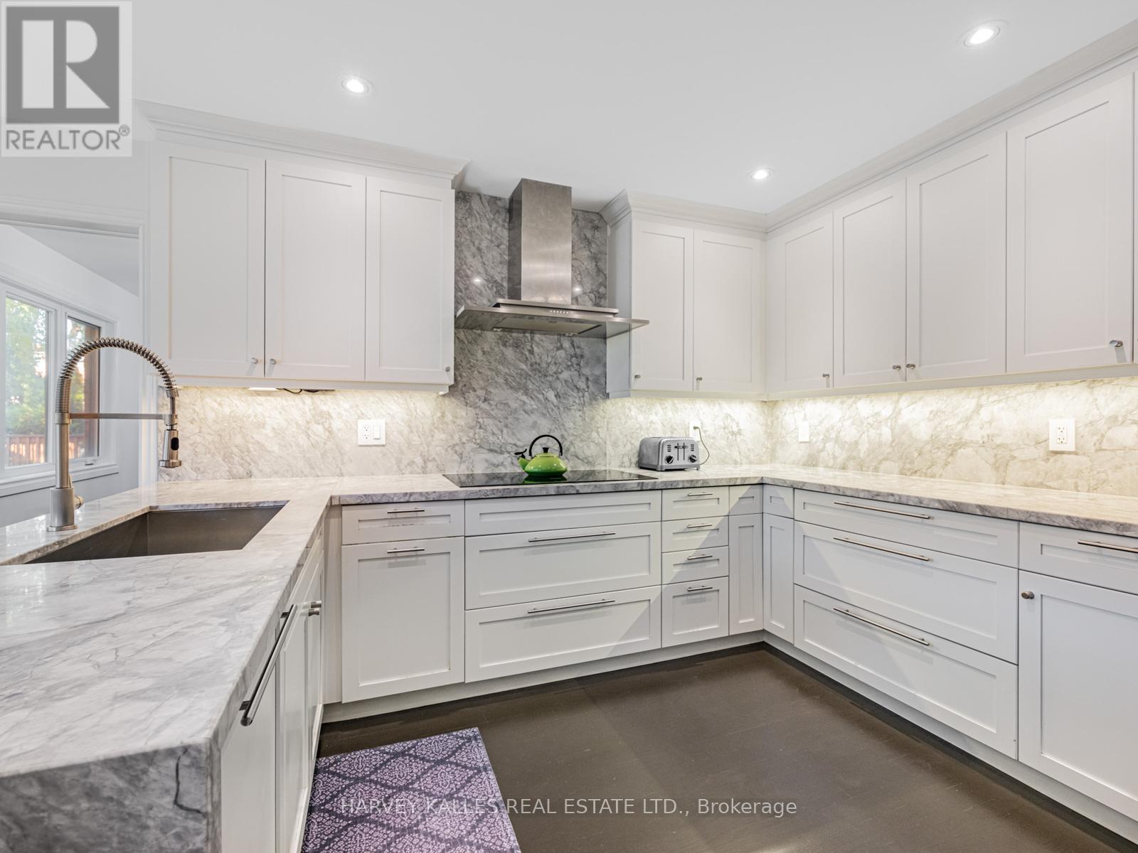 71 Green Acres Road, Vaughan, Ontario  L4J 4S2 - Photo 13 - N12544814