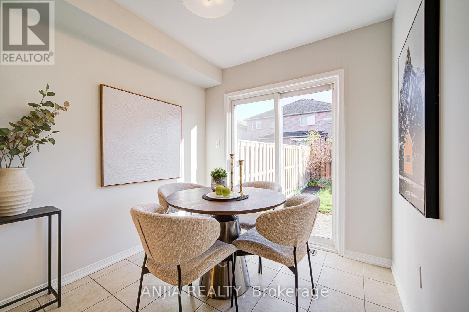 53 Devonwood Drive, Markham, Ontario  L6C 3E9 - Photo 14 - N12544872