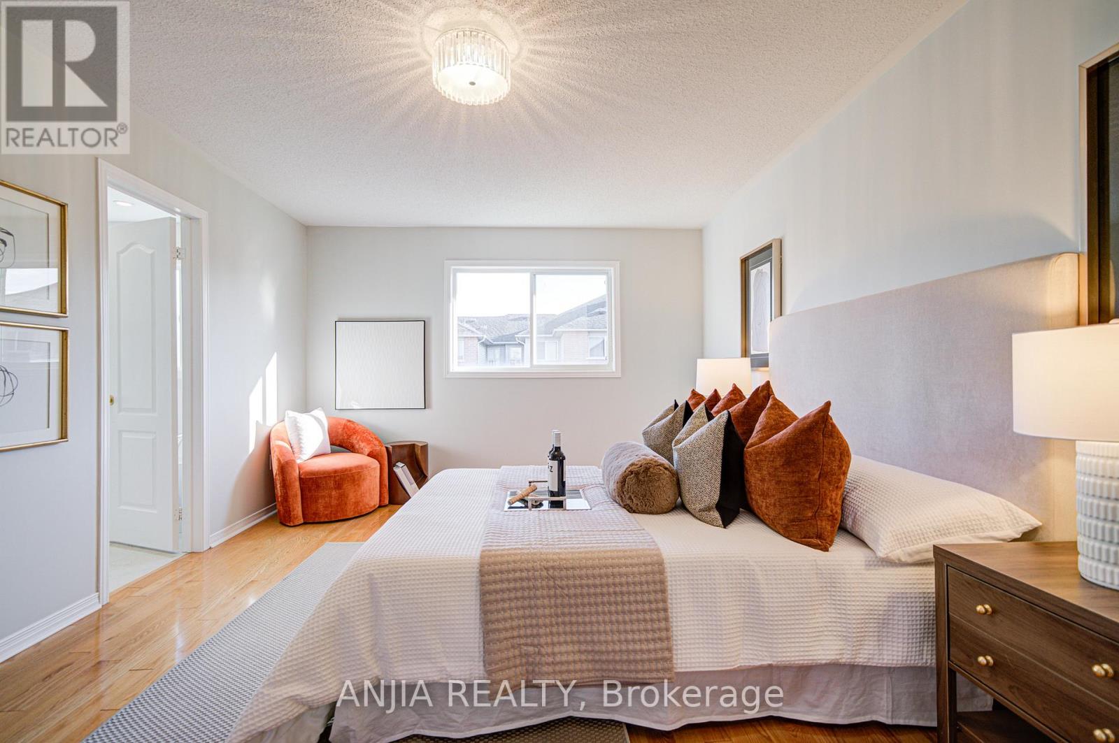 53 Devonwood Drive, Markham, Ontario  L6C 3E9 - Photo 15 - N12544872