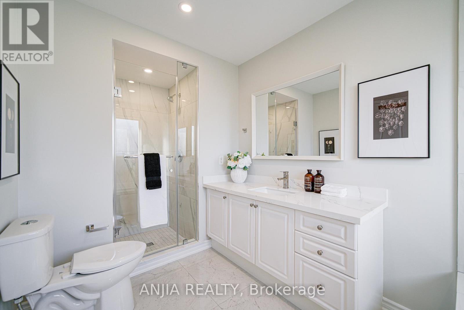 53 Devonwood Drive, Markham, Ontario  L6C 3E9 - Photo 16 - N12544872