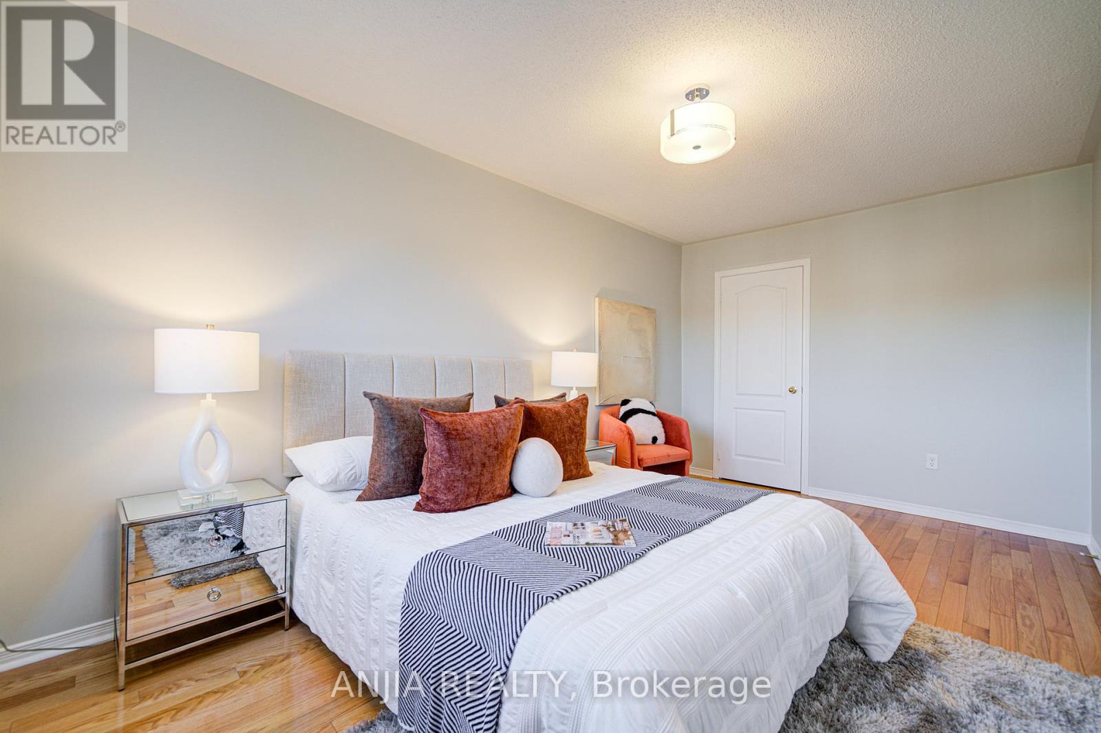 53 Devonwood Drive, Markham, Ontario  L6C 3E9 - Photo 19 - N12544872