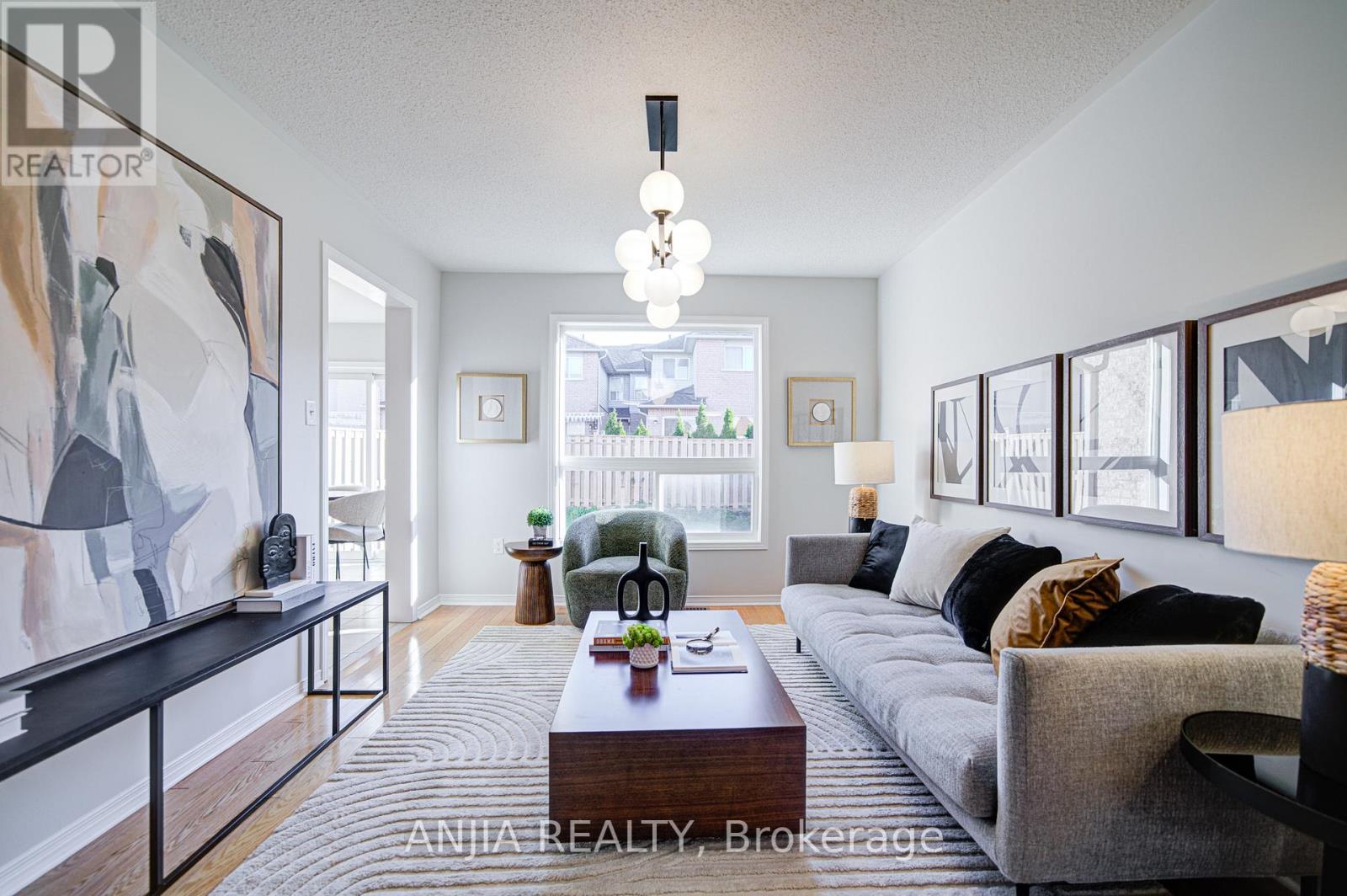 53 Devonwood Drive, Markham, Ontario  L6C 3E9 - Photo 8 - N12544872