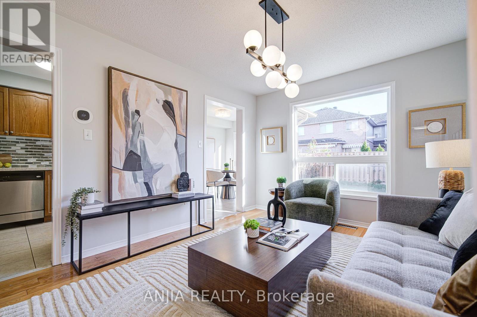 53 Devonwood Drive, Markham, Ontario  L6C 3E9 - Photo 9 - N12544872