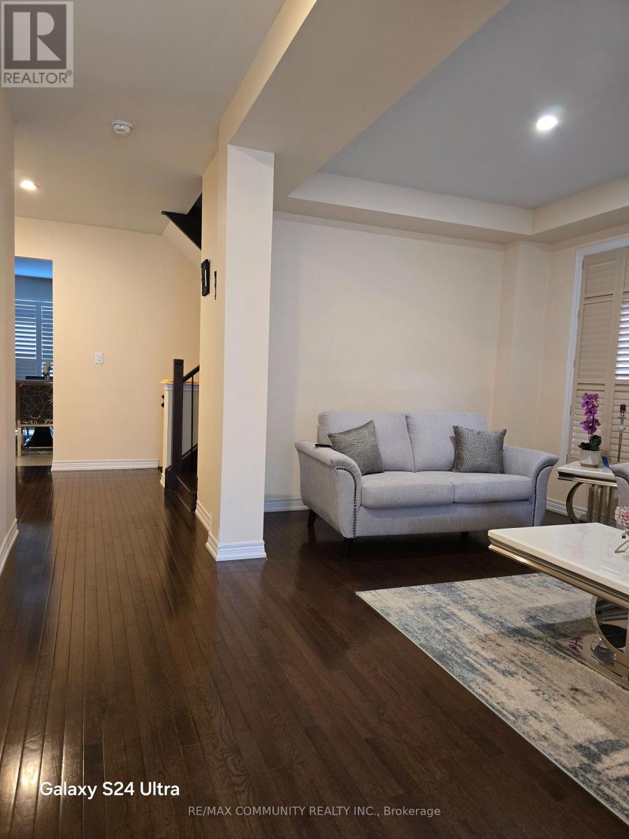 Main Floor - 74 Hammersly Boulevard E, Markham, Ontario L6E 0L1 - Photo 12 - N12544916