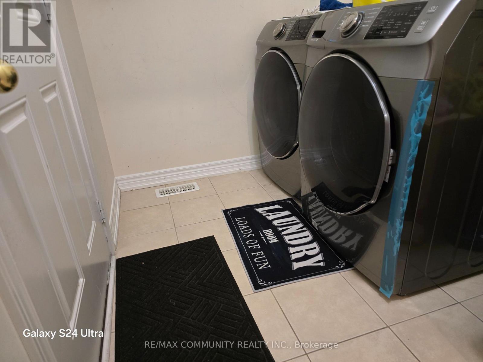 Main Floor - 74 Hammersly Boulevard E, Markham, Ontario L6E 0L1 - Photo 13 - N12544916