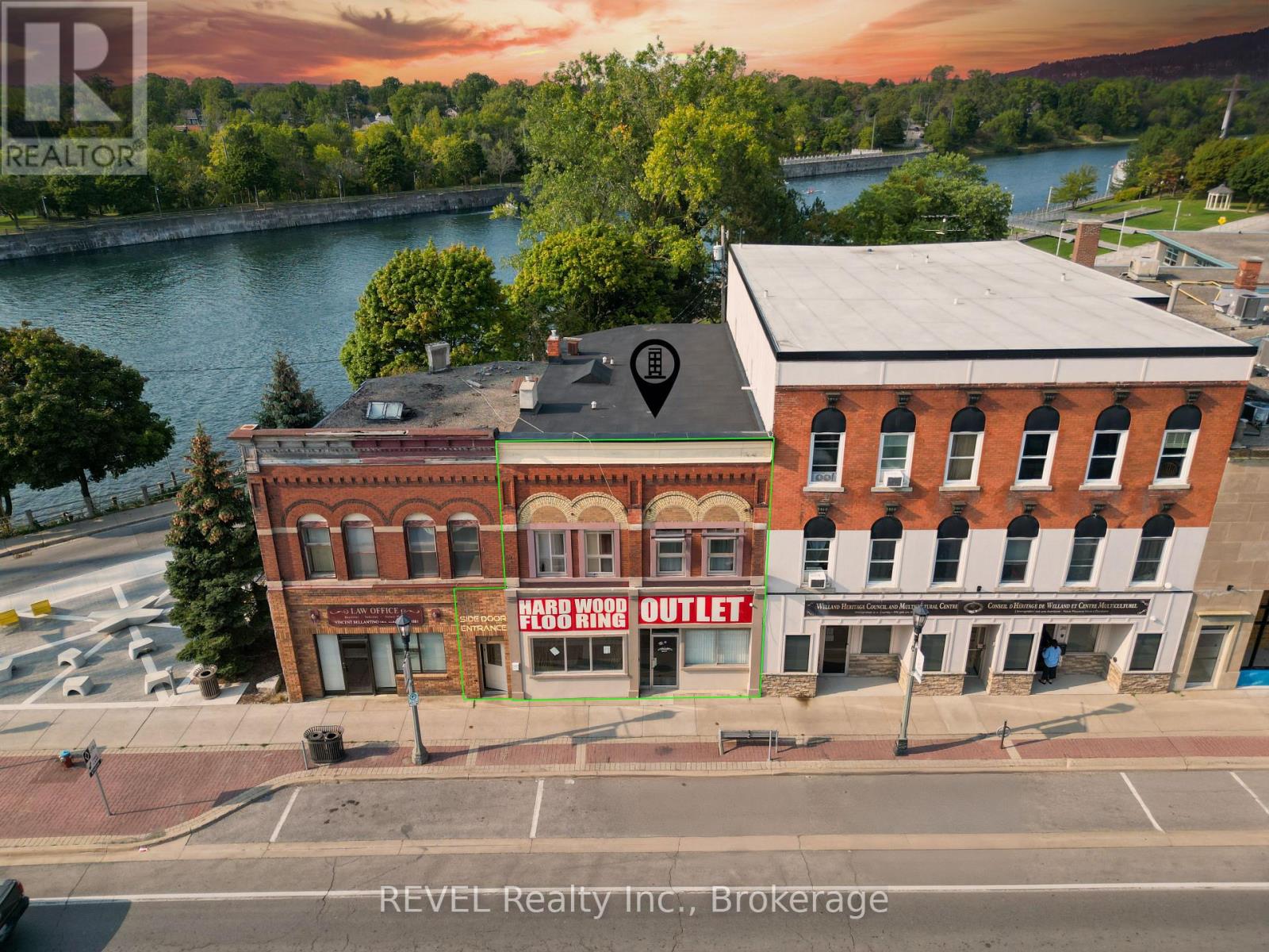 12 East Main Street, Welland, Ontario L3B 3W3 - Photo 2 - X12544714