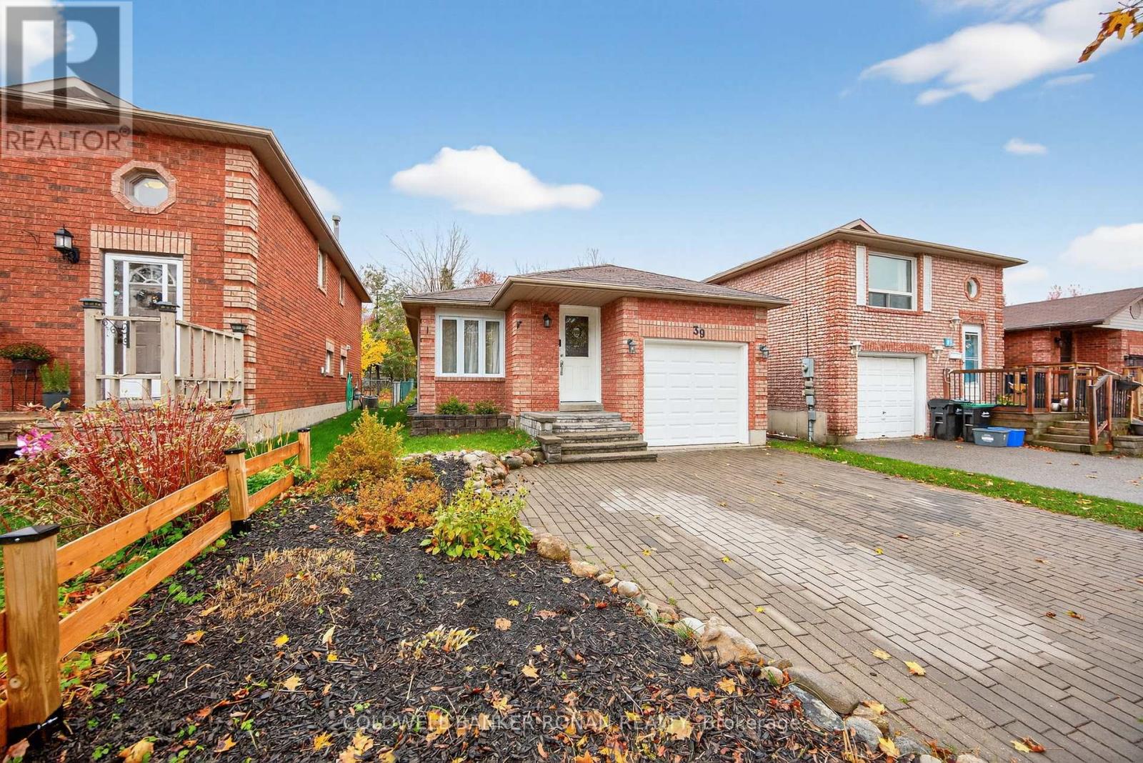 39 Ferguson Drive, Barrie, Ontario  L4N 7B5 - Photo 2 - S12544726