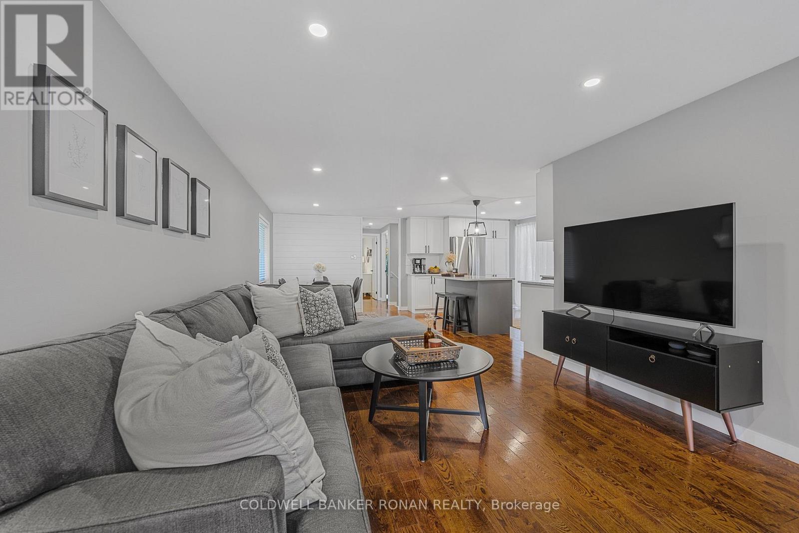 39 Ferguson Drive, Barrie, Ontario  L4N 7B5 - Photo 4 - S12544726