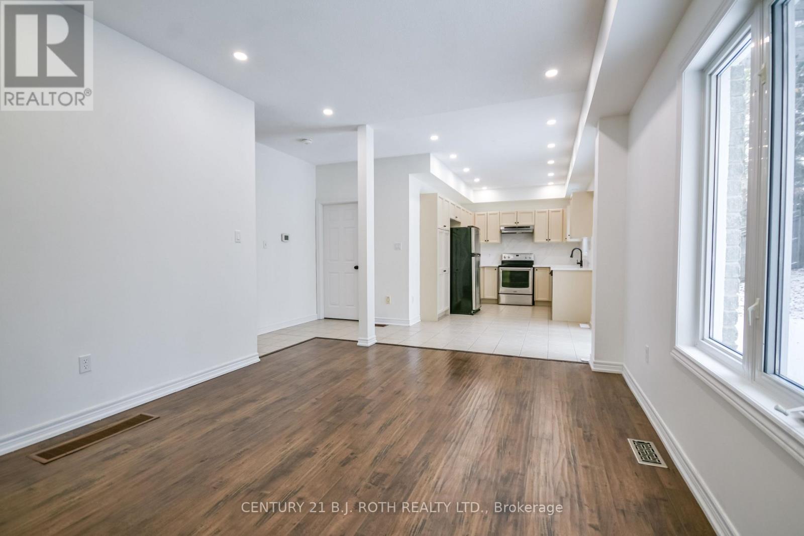 113 Livia Herman Way, Barrie, Ontario  L4M 7K5 - Photo 10 - S12544754