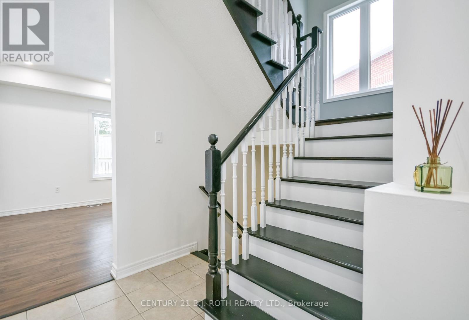 113 Livia Herman Way, Barrie, Ontario  L4M 7K5 - Photo 18 - S12544754