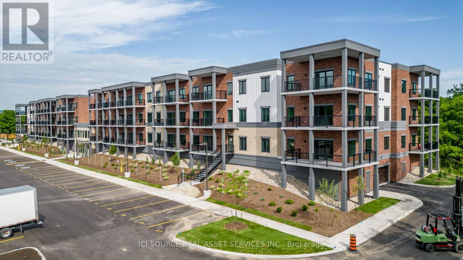 413 - 121 Mary Street, Clearview, Ontario  L0M 1G0 - Photo 6 - S12544782