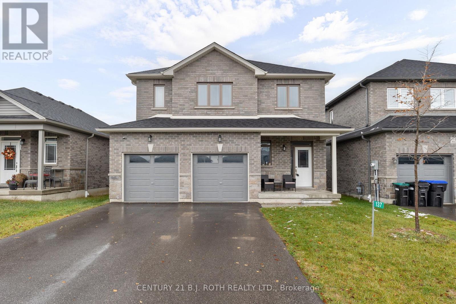 137 RITCHIE CRESCENT, Springwater, Ontario