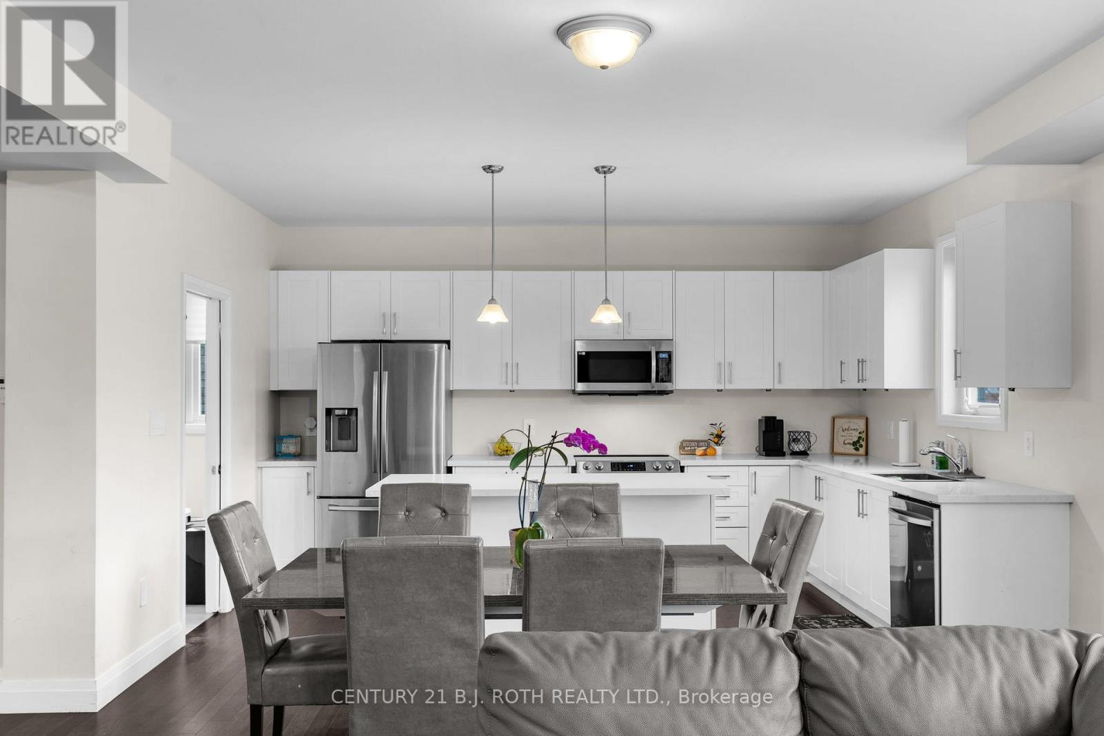 137 Ritchie Crescent, Springwater, Ontario  L0L 1P0 - Photo 10 - S12544820