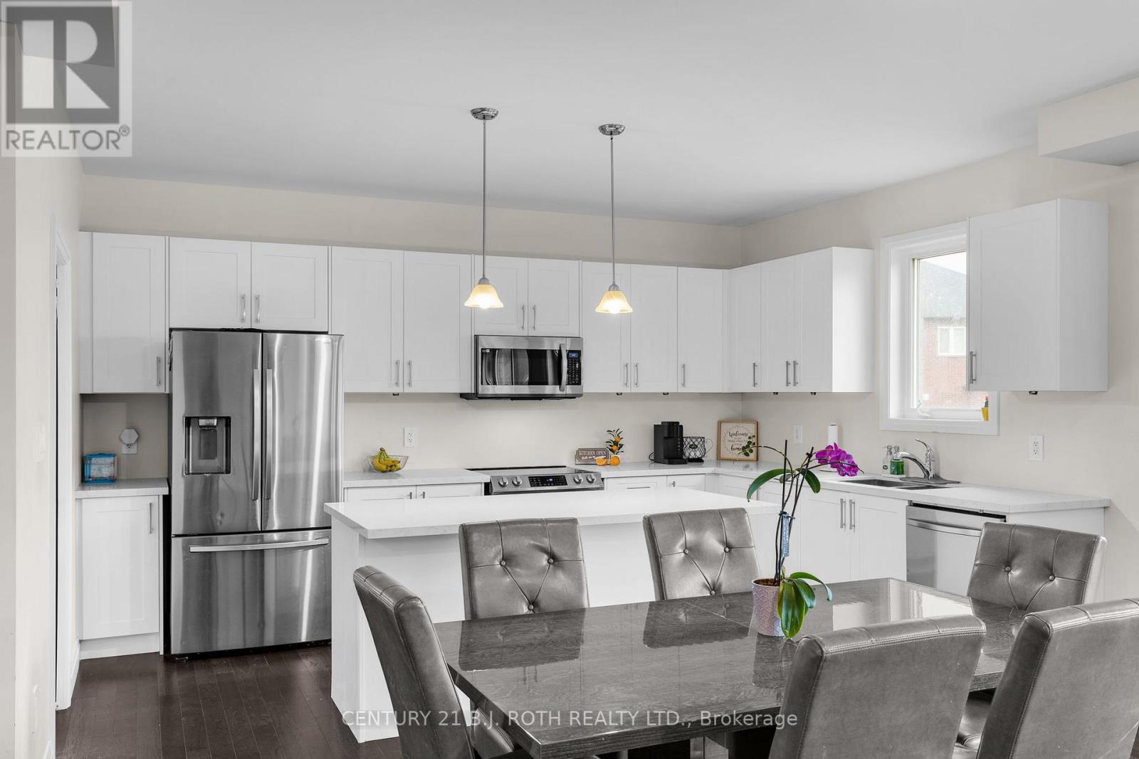 137 Ritchie Crescent, Springwater, Ontario  L0L 1P0 - Photo 11 - S12544820