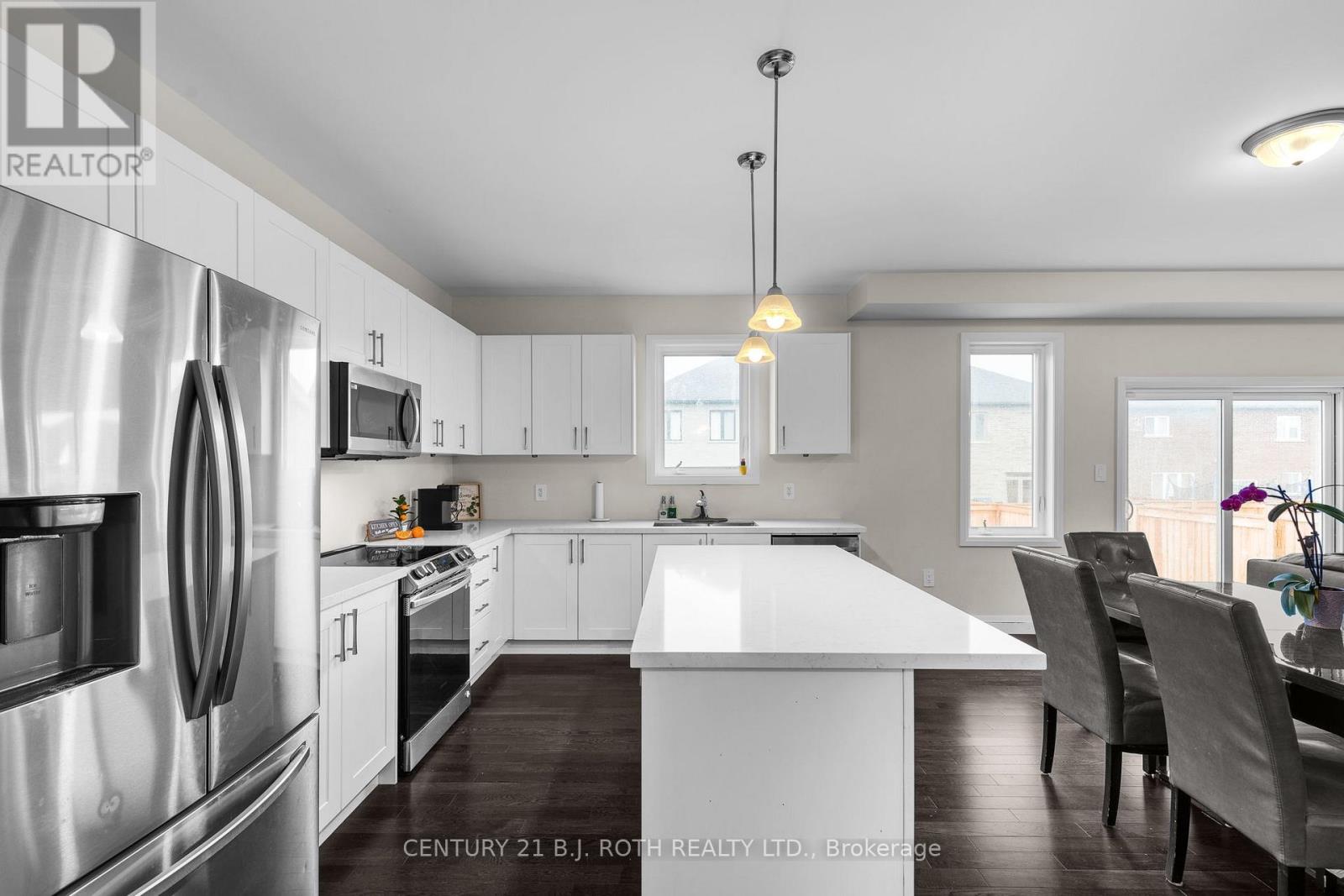 137 Ritchie Crescent, Springwater, Ontario  L0L 1P0 - Photo 12 - S12544820