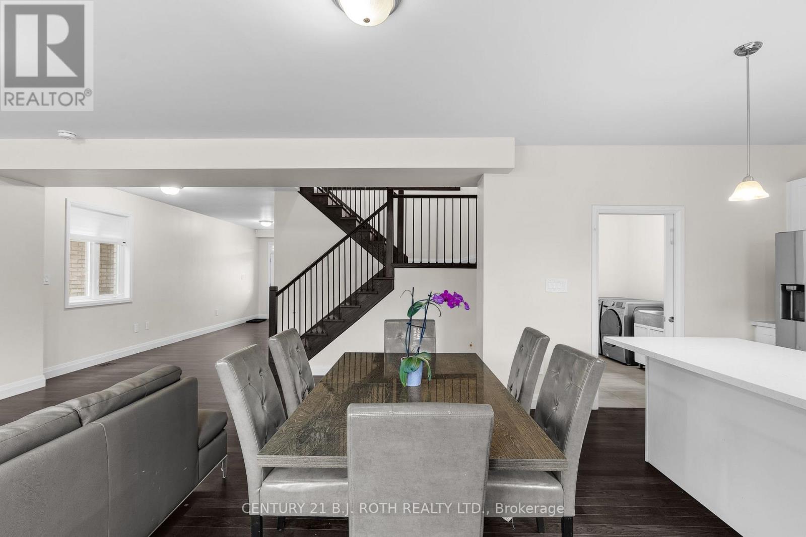 137 Ritchie Crescent, Springwater, Ontario  L0L 1P0 - Photo 15 - S12544820