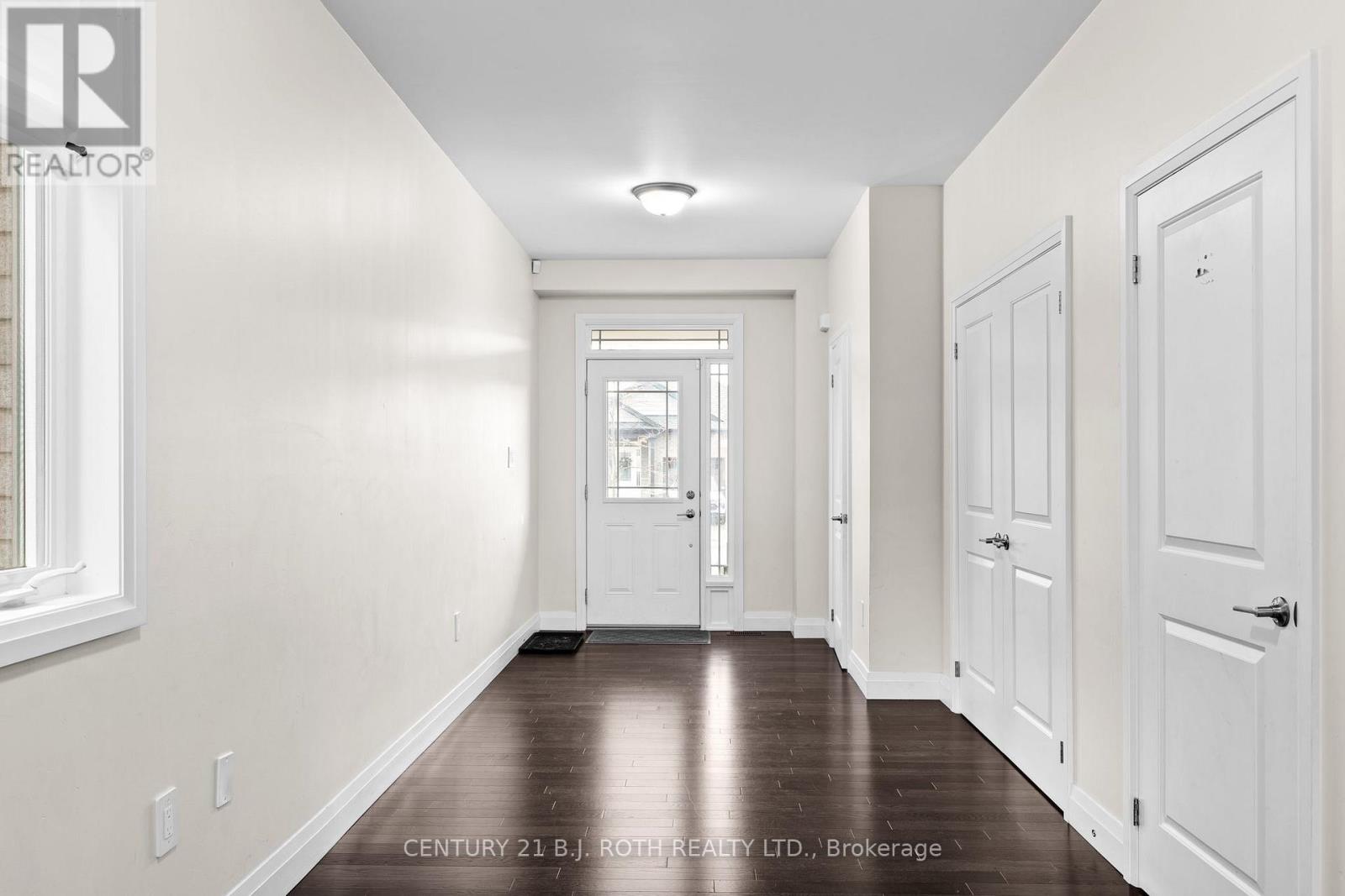 137 Ritchie Crescent, Springwater, Ontario  L0L 1P0 - Photo 3 - S12544820