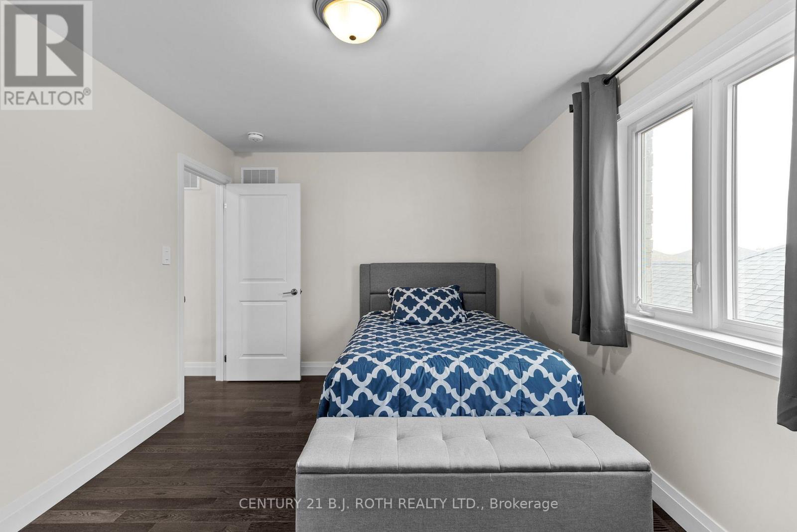 137 Ritchie Crescent, Springwater, Ontario  L0L 1P0 - Photo 30 - S12544820