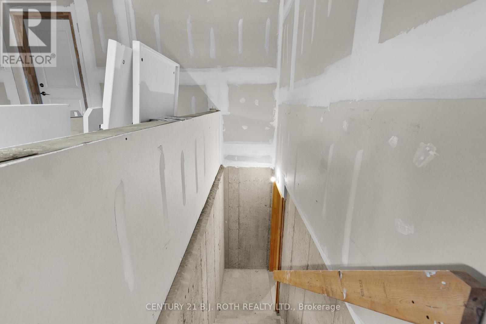 137 Ritchie Crescent, Springwater, Ontario  L0L 1P0 - Photo 32 - S12544820