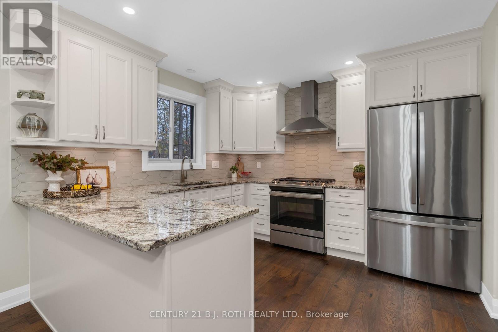 14 Brookfield Crescent, Barrie, Ontario  L4N 9R4 - Photo 11 - S12544920