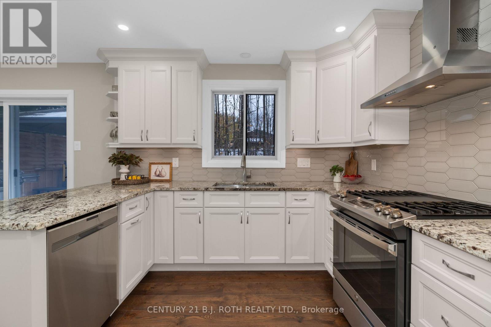 14 Brookfield Crescent, Barrie, Ontario  L4N 9R4 - Photo 12 - S12544920