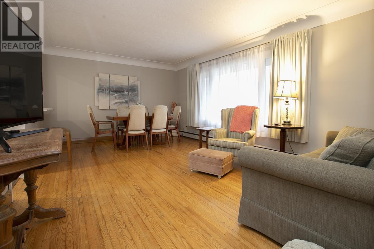 108 Hugill St, Sault Ste. Marie, Ontario  P6A 4E5 - Photo 12 - SM253259