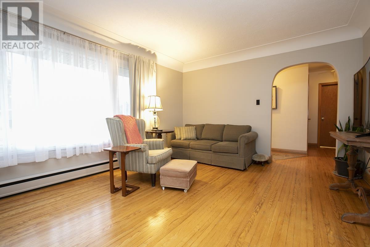 108 Hugill St, Sault Ste. Marie, Ontario  P6A 4E5 - Photo 15 - SM253259