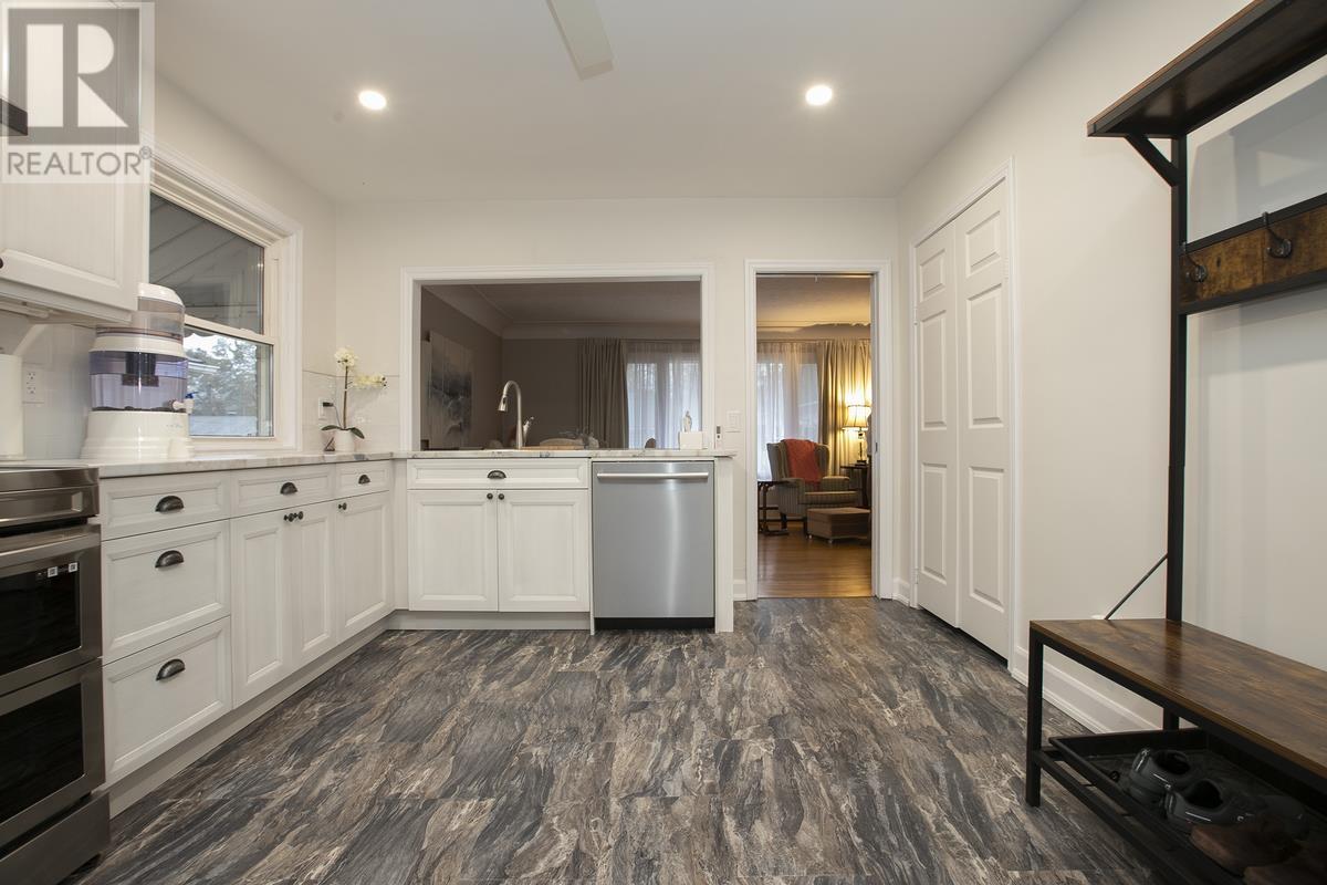 108 Hugill St, Sault Ste. Marie, Ontario  P6A 4E5 - Photo 22 - SM253259