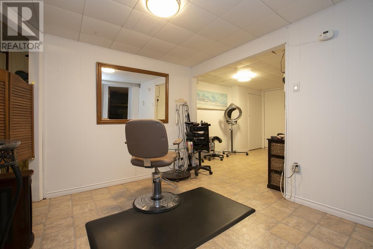 108 Hugill St, Sault Ste. Marie, Ontario  P6A 4E5 - Photo 37 - SM253259