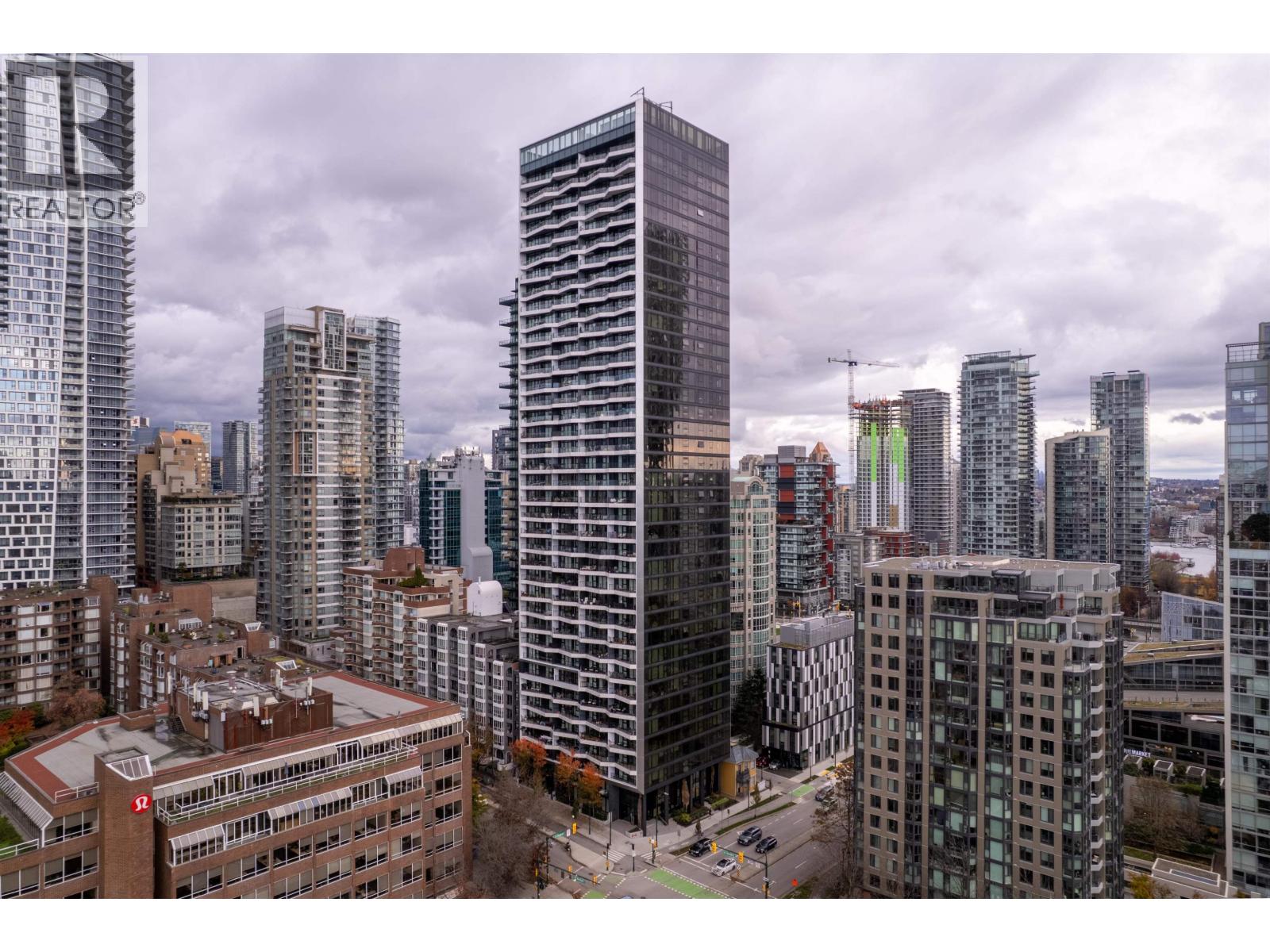708 889 PACIFIC STREET, Vancouver, British Columbia