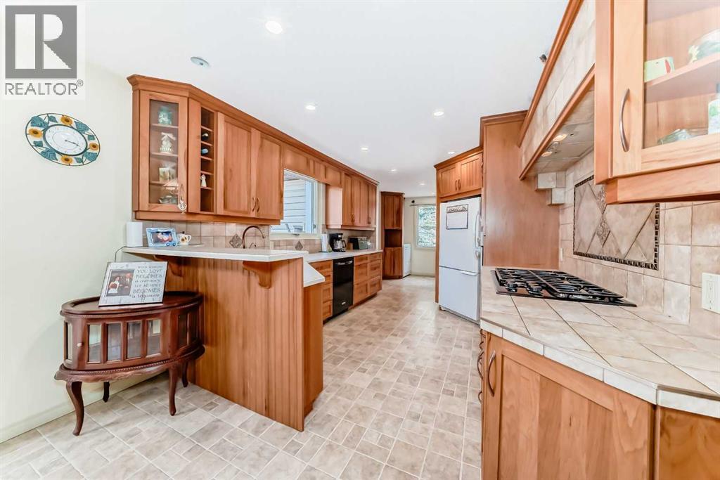 17 College Park Place, Red Deer, Alberta  T4P 0M7 - Photo 10 - A2268092