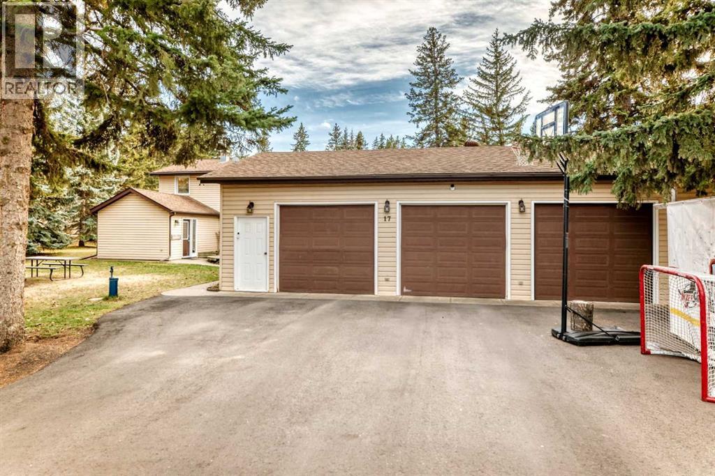 17 College Park Place, Red Deer, Alberta  T4P 0M7 - Photo 38 - A2268092